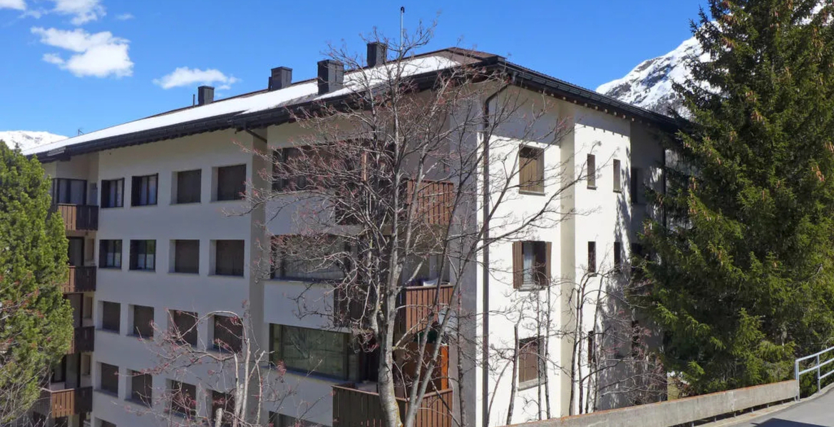 3-room apartment 70 m2 on 2nd floor for rent in St Moritz.