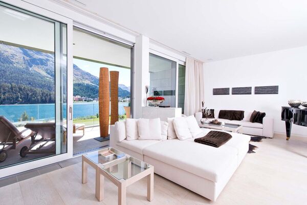 Apartment overlooking the breathtaking lake St. Moritz