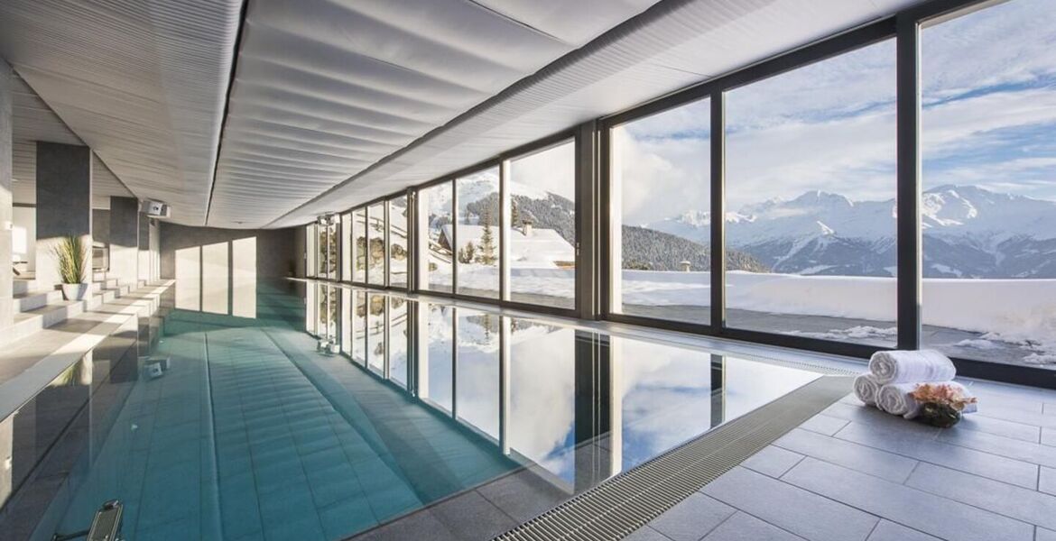 Chalet de luxe à Verbier avec piscine, spa et vue imprenable