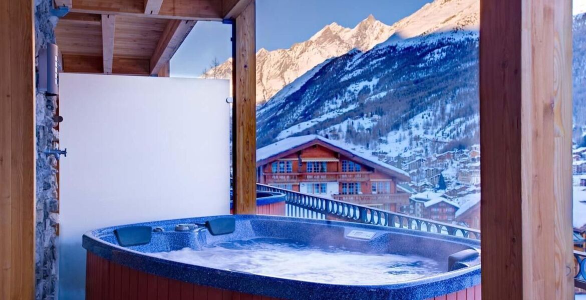 Chalet de luxe à Zermatt avec vue imprenable et jacuzzi